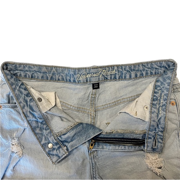 Universal Thread | Women’s High Rise Shortie Jeans Shorts Size 4/27R - Picture 2 of 4